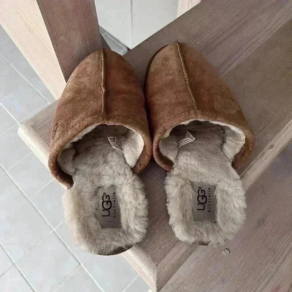 UGG Scuff Suede Slipper Round Toe Slip-On Sheepskin Lining Chestnut Brown